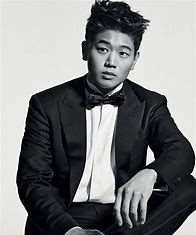 Ki Hong Lee